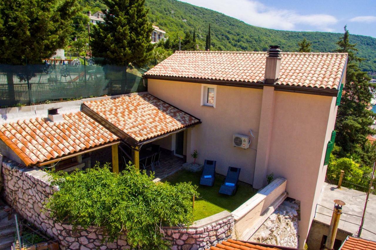 Villa Volcera บาการ์ ภายนอก รูปภาพ